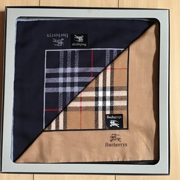 New in box Vintage Burberrys Handkerchief Scarf Pocket Square Set Nova Check - Picture 1 of 7